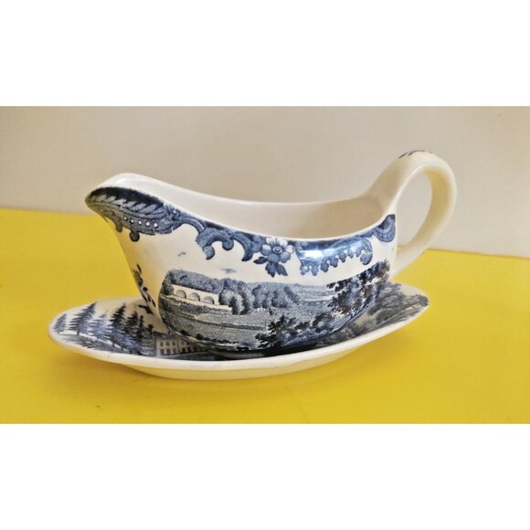 Vintage 1790 Avon Scenes Palissy England Gravy Boat & Saucer - Picture 2 of 15